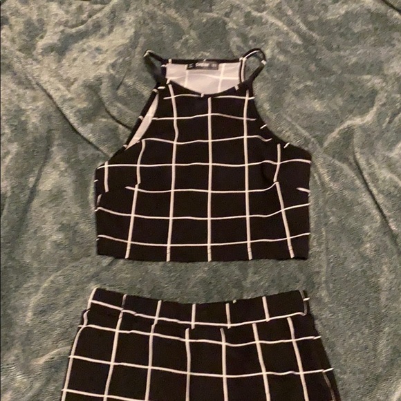 Black and white two piece asymmetric skirt set - Picture 3 of 6